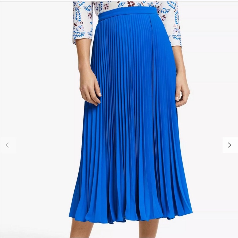 Elegant Blue Pleated Skirt - Picture 3 of 9